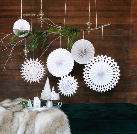 Winter White Party Fans Set | www.sprinklebeesweet.com