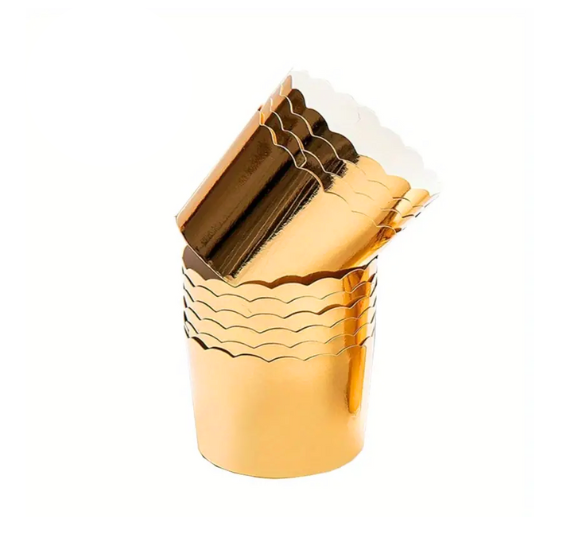 Small Gold Baking Cups: Metallic | www.sprinklebeesweet.com