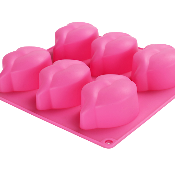 Sweet Lips Cake Bar Mold | www.sprinklebeesweet.com