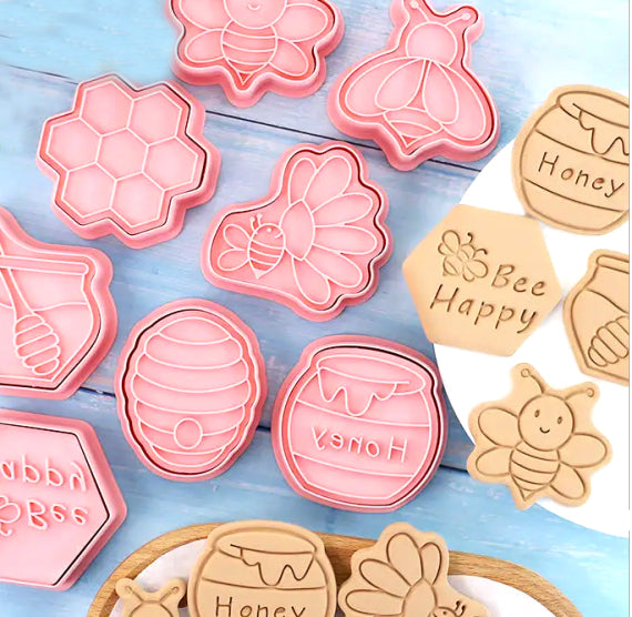 Honey Bee Cookie Cutter & Stampers Set | www.sprinklebeesweet.com