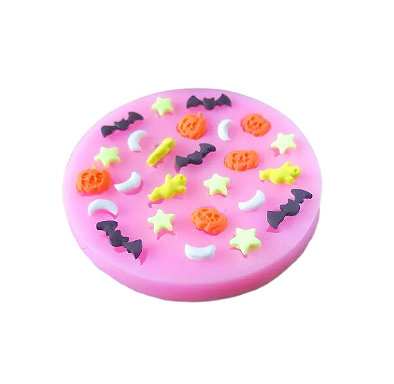 Mini Halloween Fondant Mold | www.sprinklebeesweet.com