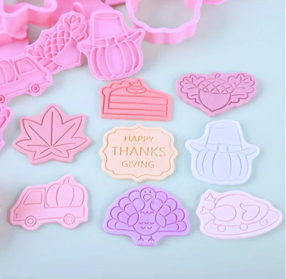 Thanksgiving Cookie Cutter & Stampers Set | www.sprinklebeesweet.com
