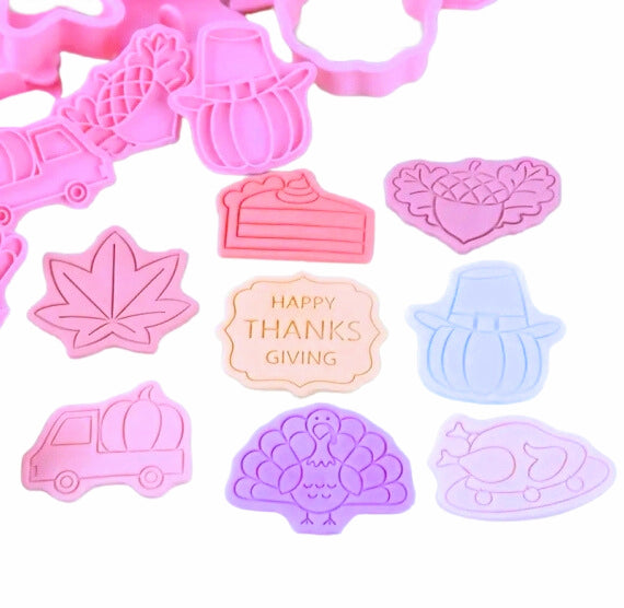 Thanksgiving Cookie Cutter & Stampers Set | www.sprinklebeesweet.com