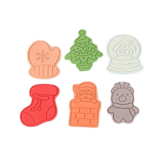 Christmas Cookie Cutter & Stampers Set | www.sprinklebeesweet.com