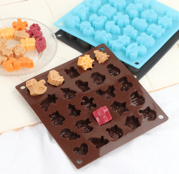 25 Days of Christmas Mold | www.sprinklebeesweet.com