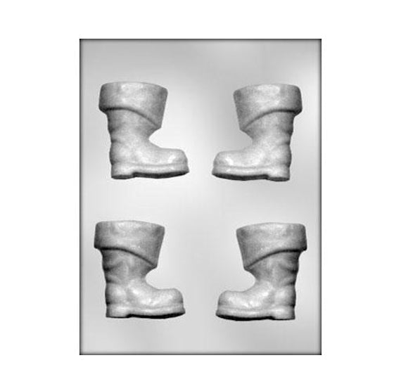 3D Santa Boot Chocolate Mold: Hot Cocoa Bomb | www.sprinklebeesweet.com