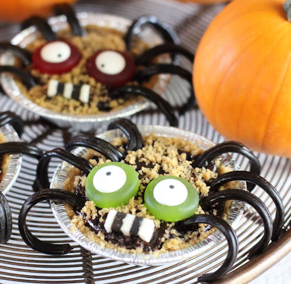 Bulk Mini 3" Foil Pie Pans: 200 | www.sprinklebeesweet.com