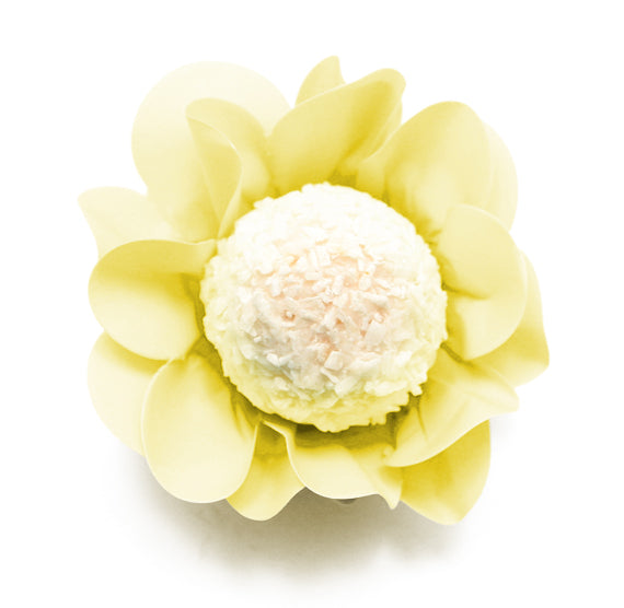 Blossom Flower Candy Cups: Soft Yellow | www.sprinklebeesweet.com