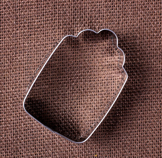 Gift Tag Cookie Cutter | www.sprinklebeesweet.com