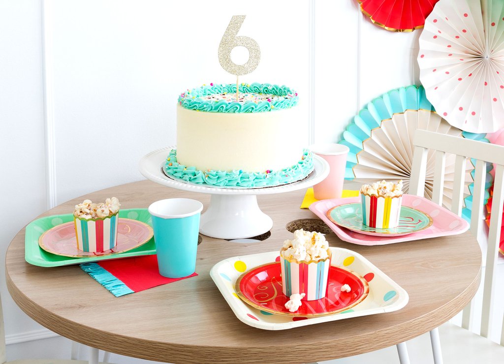 Birthday Baking Cups: Hip Hip Hooray | www.sprinklebeesweet.com