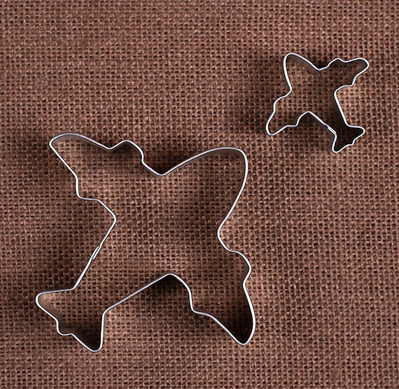 Airplane Cookie Cutters | www.sprinklebeesweet.com