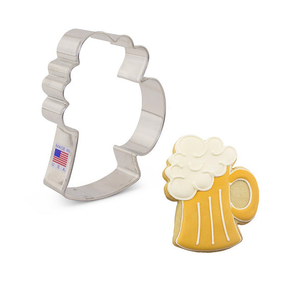 Beer Mug Cookie Cutter | www.sprinklebeesweet.com