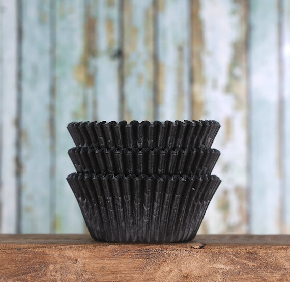 Bulk Black Cupcake Liners: Solid | www.sprinklebeesweet.com