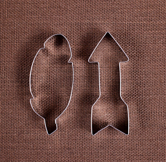 Boho Cookie Cutter Set: Arrow & Feather | www.sprinklebeesweet.com