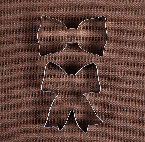 Bow Cookie Cutters | www.sprinklebeesweet.com