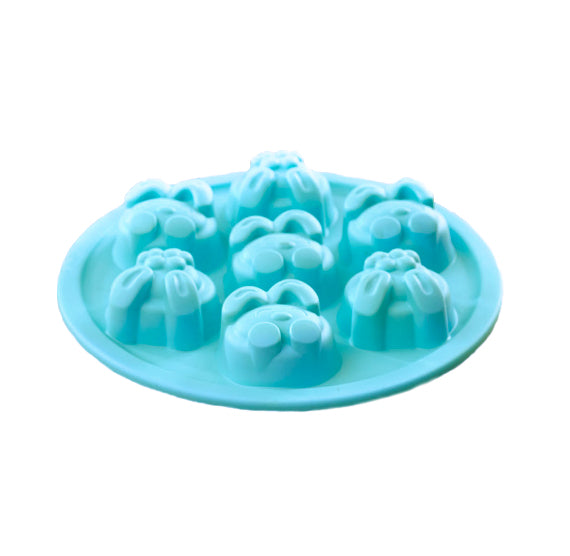 Bunny Heads & Bunny Butts Mold: Cake Bar Mold | www.sprinklebeesweet.com