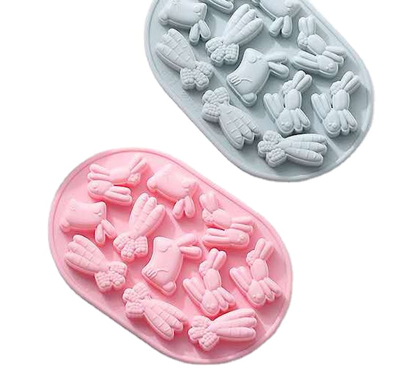Bunny Candy Mold with Carrots | www.sprinklebeesweet.com