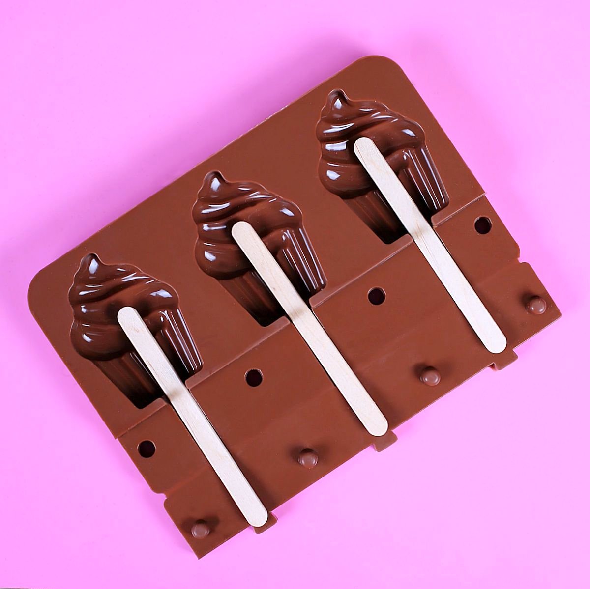 Cupcake Cakesicle Mold | www.sprinklebeesweet.com