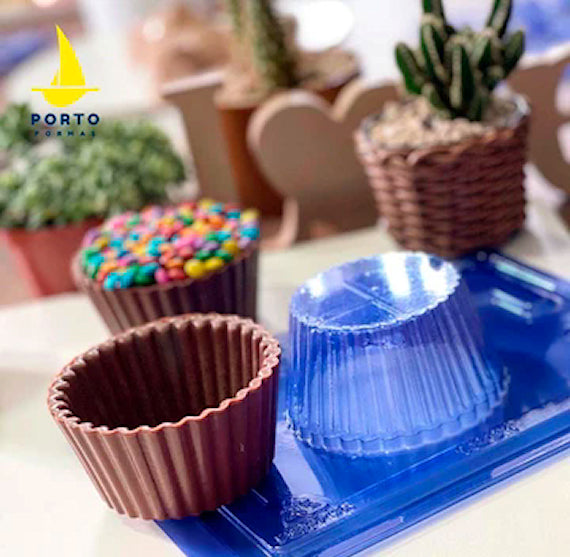 Dessert Cup Chocolate Mold: Large Cupcake Liner | www.sprinklebeesweet.com