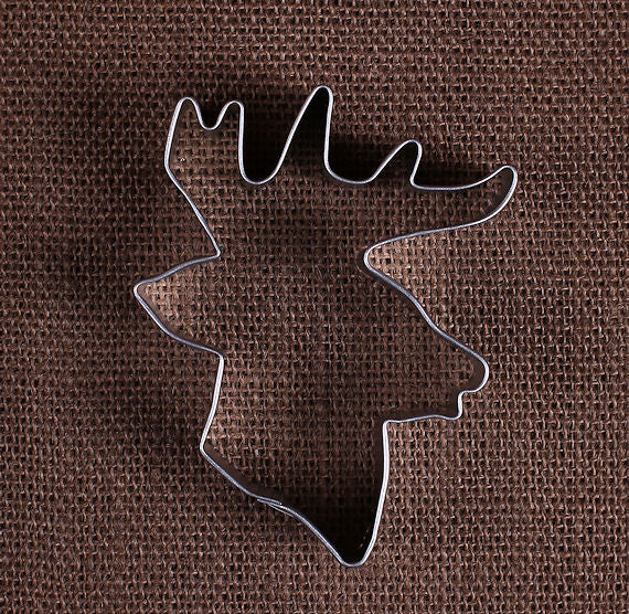 Classic Reindeer Cookie Cutter | www.sprinklebeesweet.com