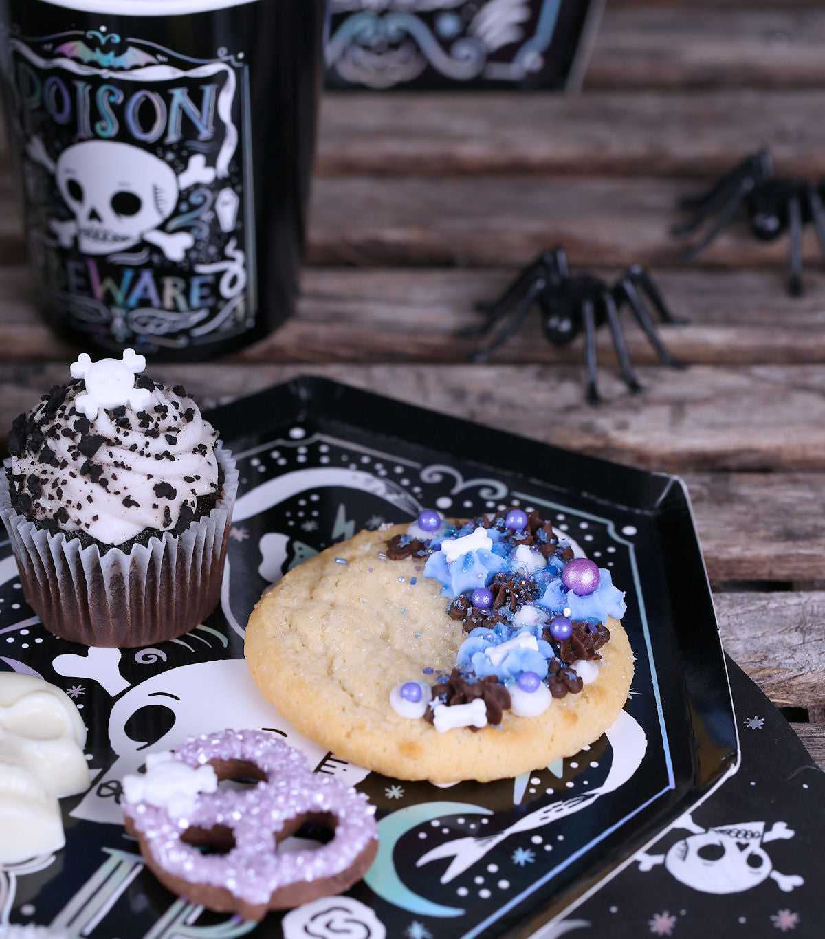 Spider Cupcake Toppers | www.sprinklebeesweet.com