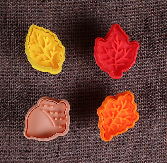 Fall Cookie Cutter Stampers: Fall Leaves | www.sprinklebeesweet.com