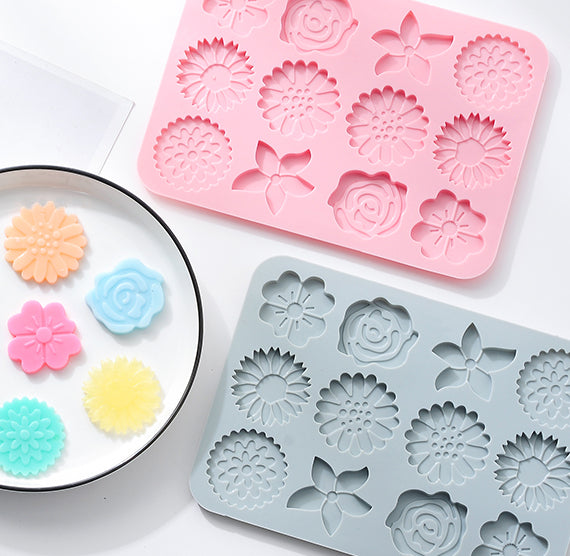 Thin Flowers Chocolate Mold: Large | www.sprinklebeesweet.com