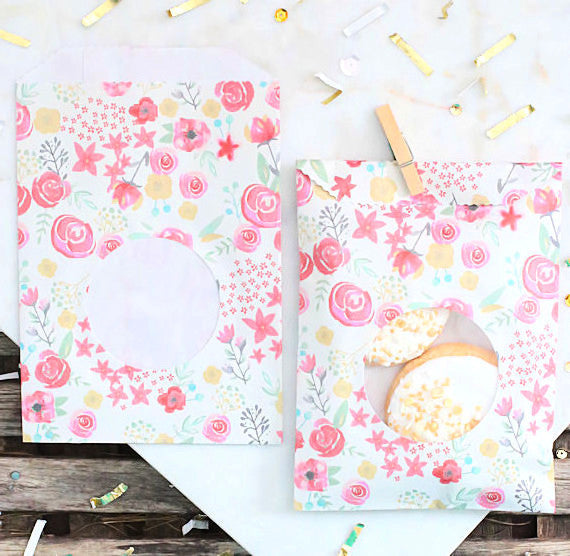 Pink Floral Favor Bags | www.sprinklebeesweet.com