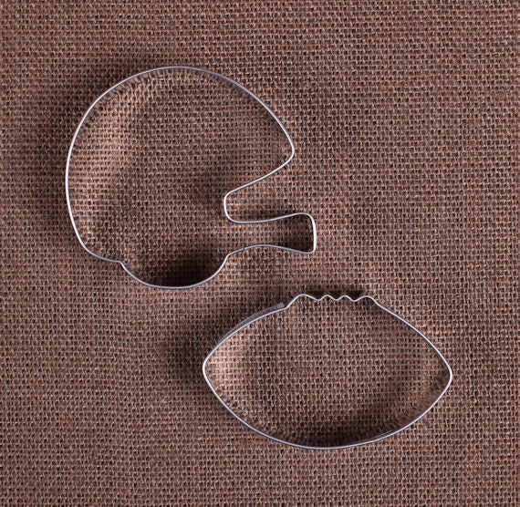 Football Cookie Cutter Set | www.sprinklebeesweet.com