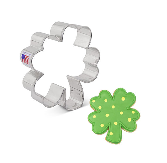 Four Leaf Clover Cookie Cutter Set | www.sprinklebeesweet.com