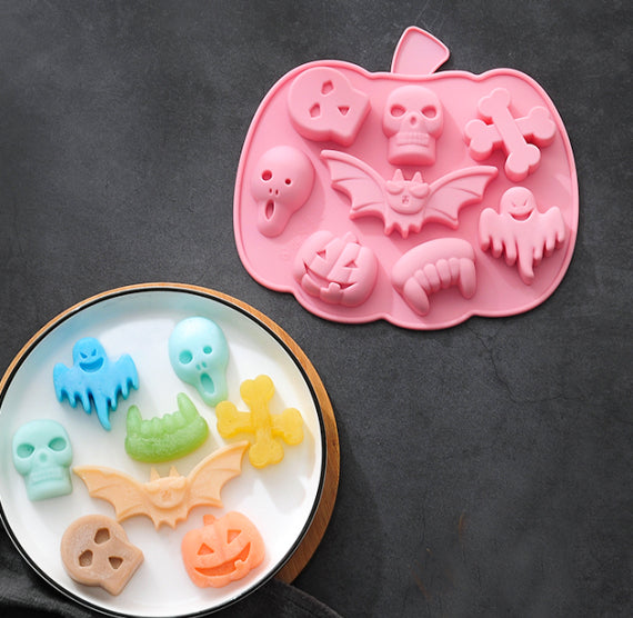 Silicone Halloween Mold: Fright Night | www.sprinklebeesweet.com