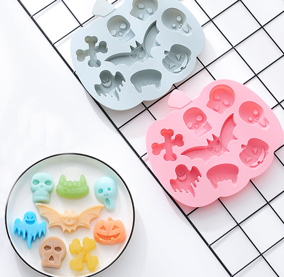 Silicone Halloween Mold: Fright Night | www.sprinklebeesweet.com