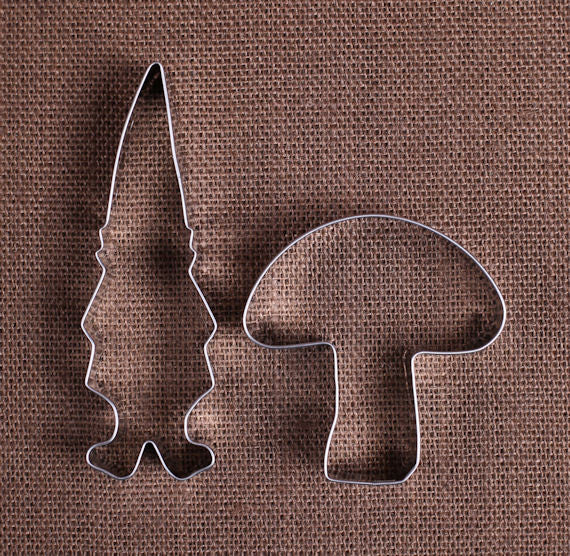 Gnome Cookie Cutter Set | www.sprinklebeesweet.com