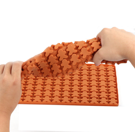 Mini Gingerbread Man Mold | www.sprinklebeesweet.com