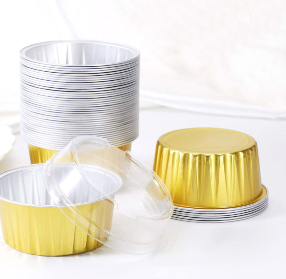 Cupcake Cups with Lids: Gold | www.sprinklebeesweet.com