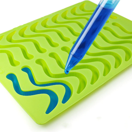 Gummy Worms Mold with Dropper | www.sprinklebeesweet.com
