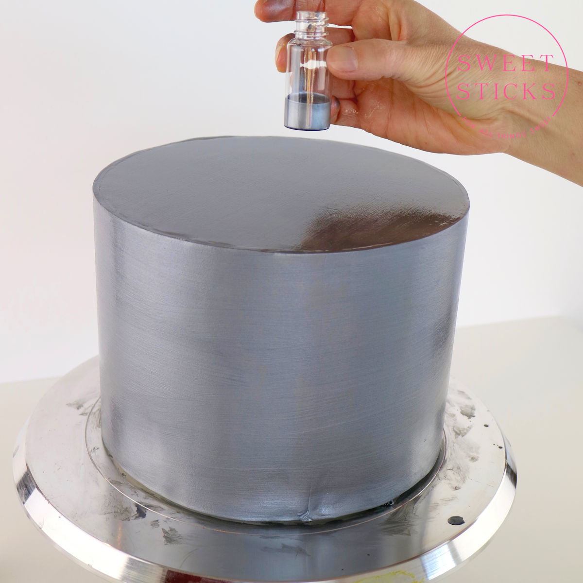 Metallic Charcoal Edible Art Paint | www.sprinklebeesweet.com