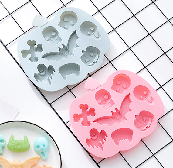 Silicone Halloween Mold: Fright Night | www.sprinklebeesweet.com