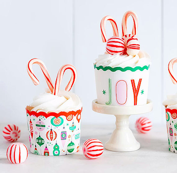 Christmas Baking Cups: Ornaments + Joy | www.sprinklebeesweet.com