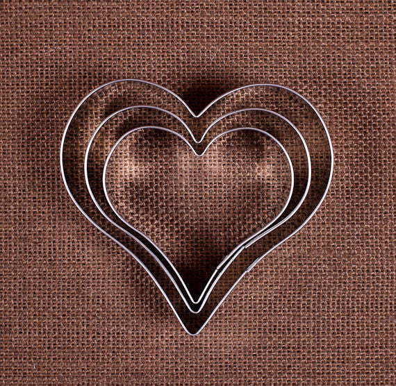 Large Heart Cookie Cutter Set | www.sprinklebeesweet.com