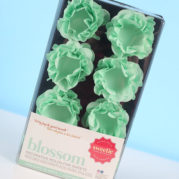 Blossom Flower Candy Cups: Mint Green | www.sprinklebeesweet.com