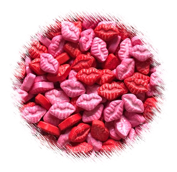 Bulk Valentine's Day Candy Sprinkles: Sweet Lips | www.sprinklebeesweet.com