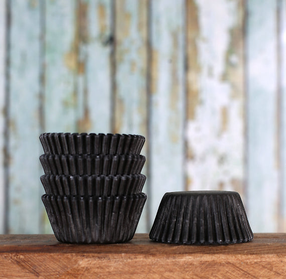 Bulk Mini Black Cupcake Liners: Solid | www.sprinklebeesweet.com