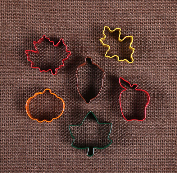 Mini Fall Cookie Cutter Set | www.sprinklebeesweet.com