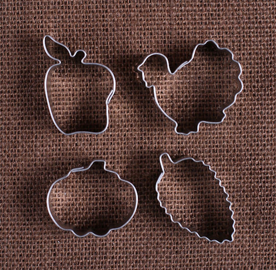 Mini Thanksgiving Cookie Cutter Set | www.sprinklebeesweet.com