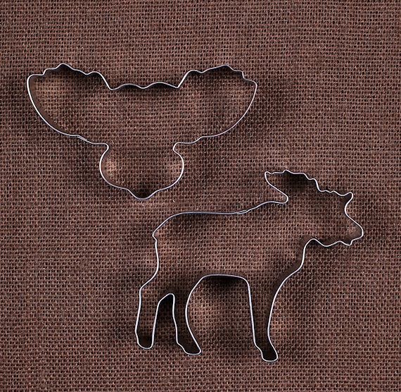 Moose Cookie Cutters Set: Moose Head & Moose | www.sprinklebeesweet.com