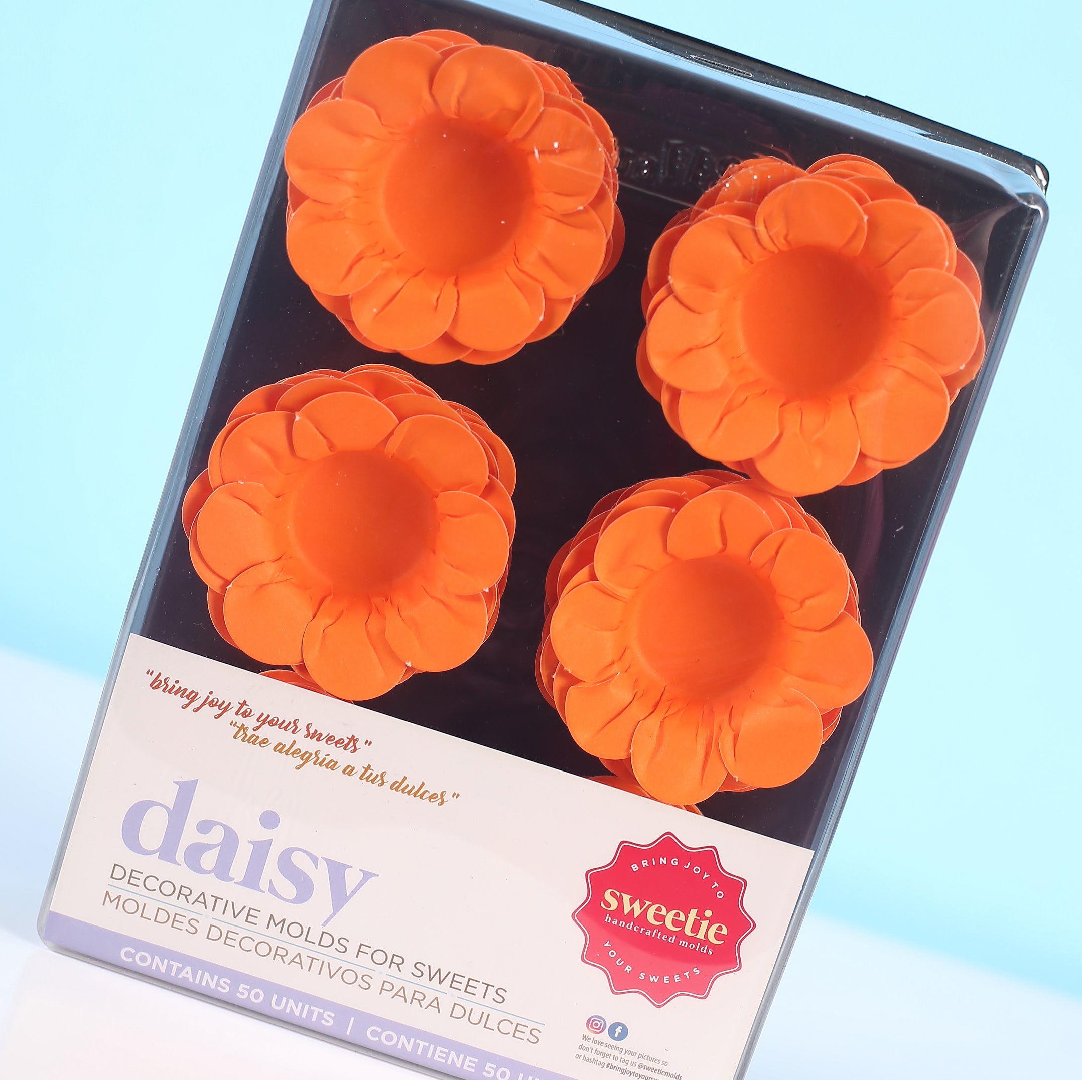 Daisy Flower Candy Cups: Orange | www.sprinklebeesweet.com