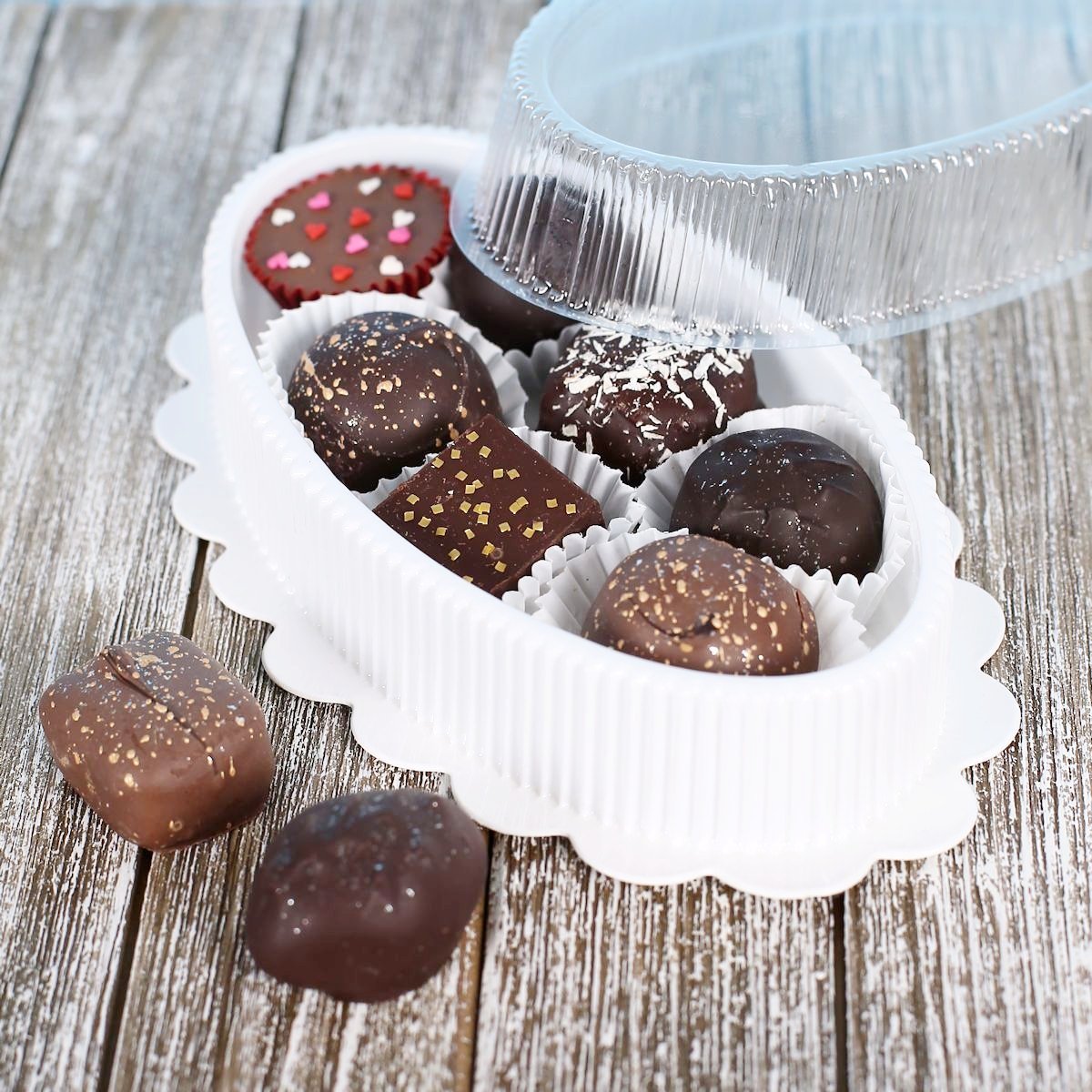 Oval Candy Box Set: White | www.sprinklebeesweet.com