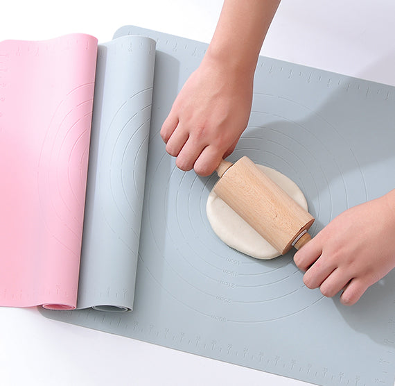 Silicone Rolling Mat: Pastry Mat | www.sprinklebeesweet.com