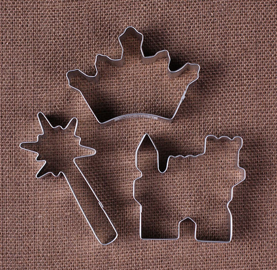 Princess Party Cookie Cutters: Castle, Wand & Crown | www.sprinklebeesweet.com